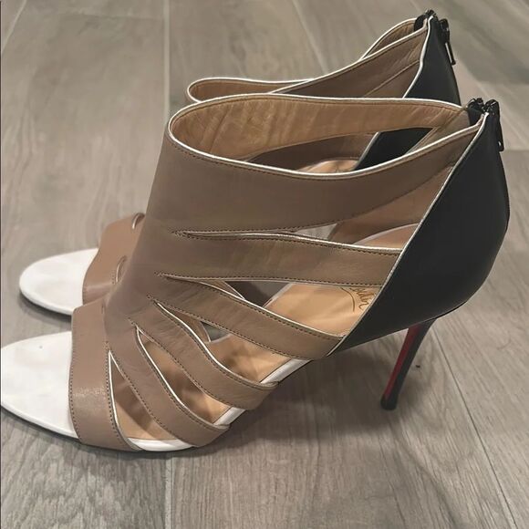 Christian Louboutin Women’s Tan and Black Heels Size 40 - Picture 3 of 7